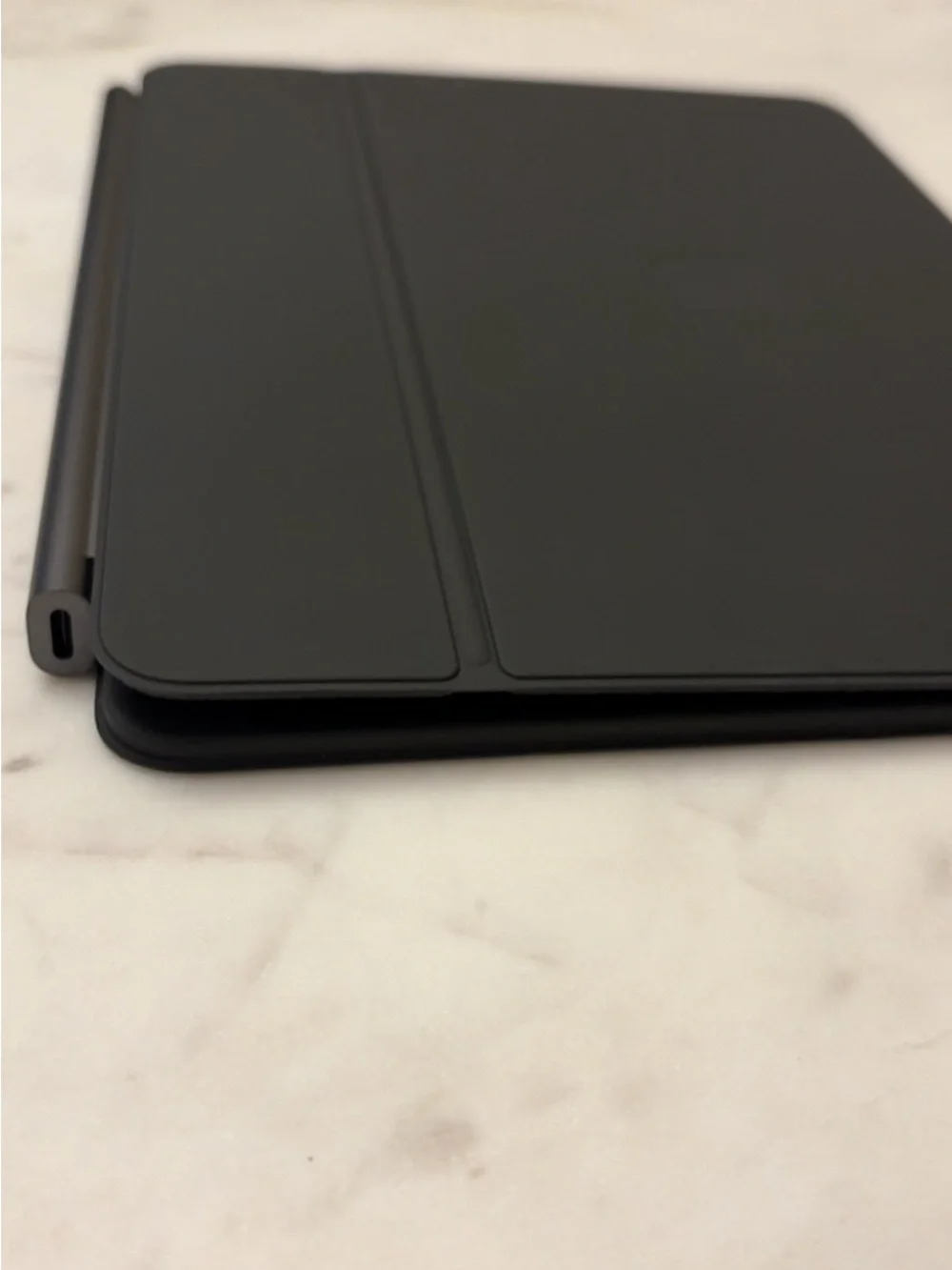 Apple Black Magnetic Keyboard Case with Trackpad for iPad Air